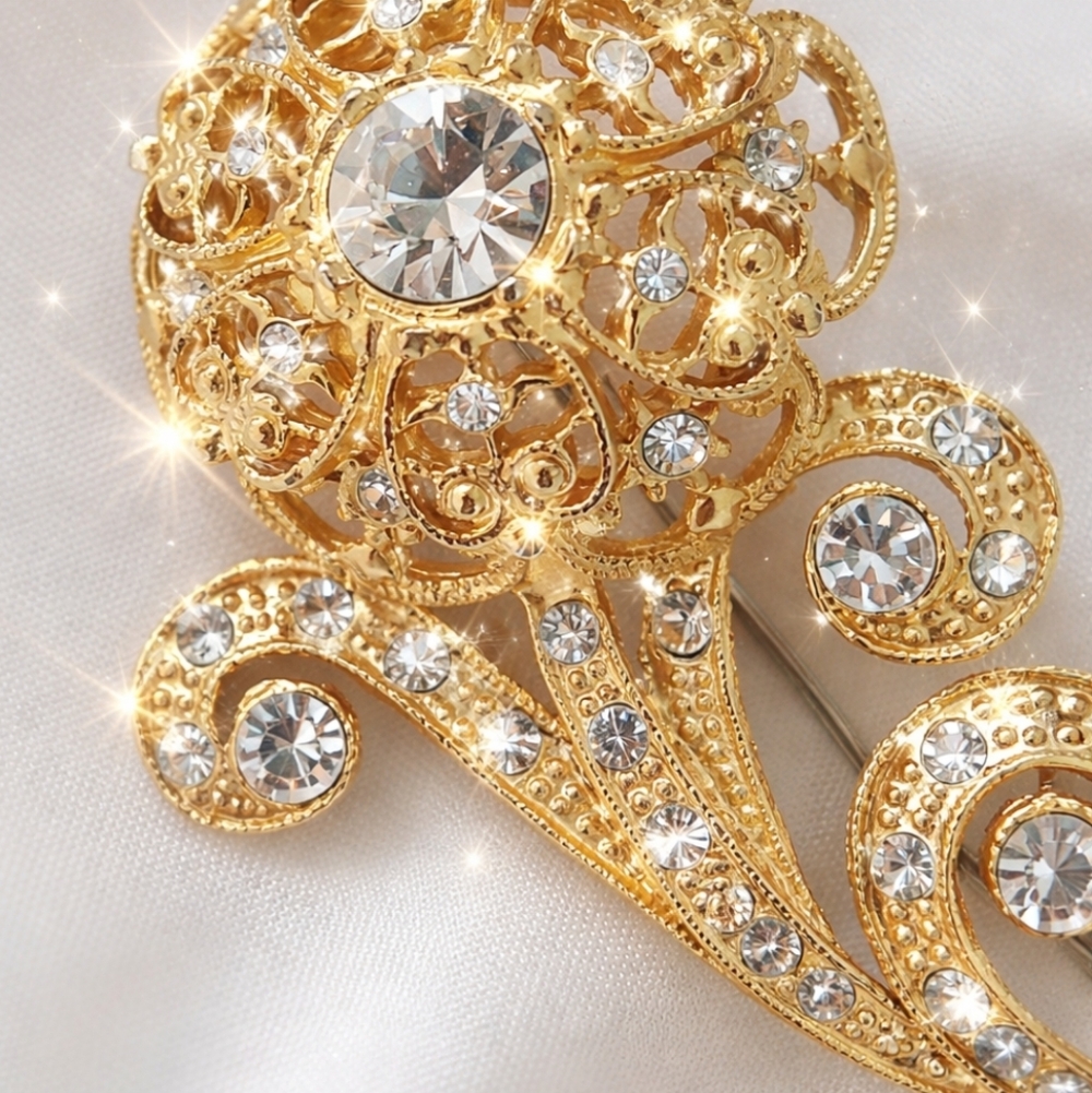 ⭐ Host Pick ⭐ X 2 Vintage| Gold Tone Stone Brooch